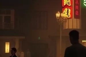 《逆光跑道》封面：逆光下的红色跑道与身影