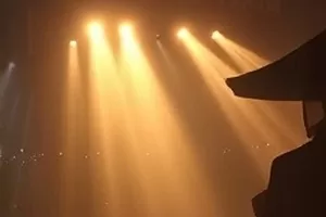 《纸上星河》封面:展开的星图与纸张纹理